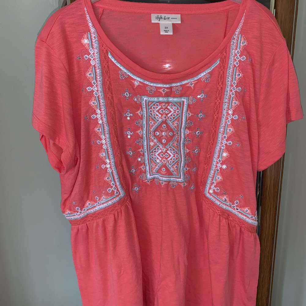 Style & Co 1XL Coral Short-Sleeve embroidered T - Picture 1 of 3